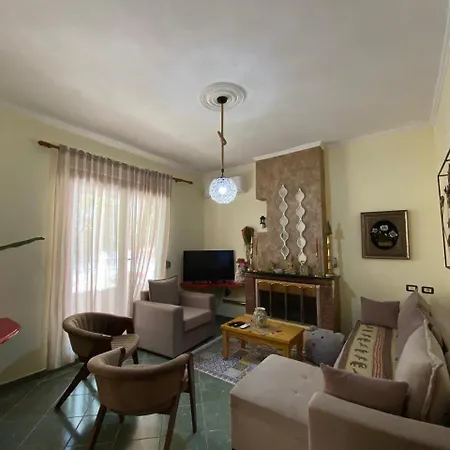Apartment Ramo's Charming 2-bedroom With Sunlit Veranda - 3rd Vlore