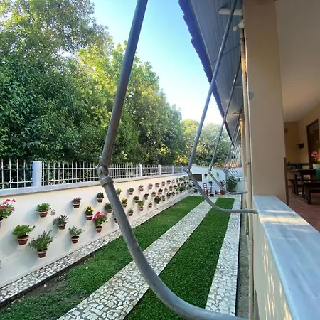 Apartment Ramo's Charming 2-bedroom With Sunlit Veranda - 3rd Vlore
